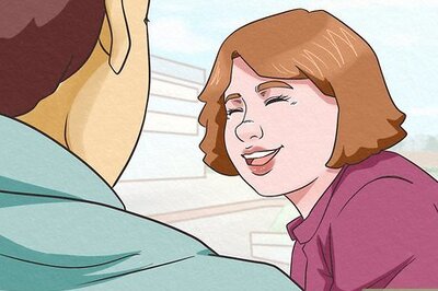 Does She Really Like You? 18 Ways to Tell (Backed by Psychology)