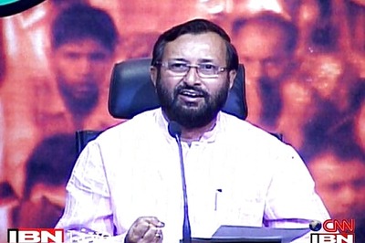 After Prakash Javadekar's punctuality check, I&B to install biometric attendance