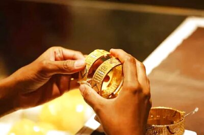 Gold Price Today: Yellow Metal Trades Higher Tracking Global Cues; Silver Dips