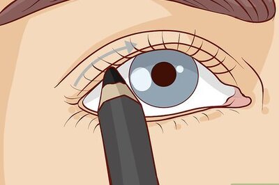 How to Apply Black Eyeshadow