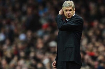 Wenger defends substitution after fans derision