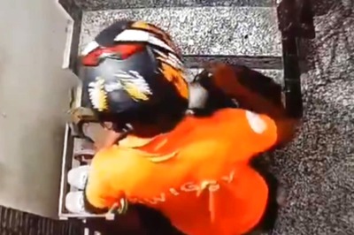 Video Of Swiggy Delivery Partner Stealing Sneakers From Outside Noida Flat Viral