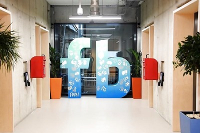 Facebook Sells Your Data: Former Cambridge Analytica VP