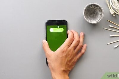 6 Quick Steps to Clean Your iPhone's Lightning Port