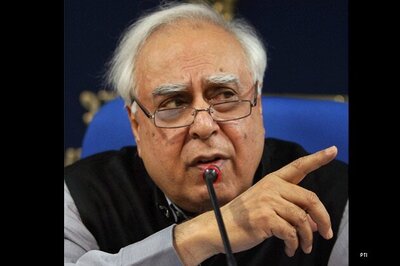 Sibal says no censorship on social media