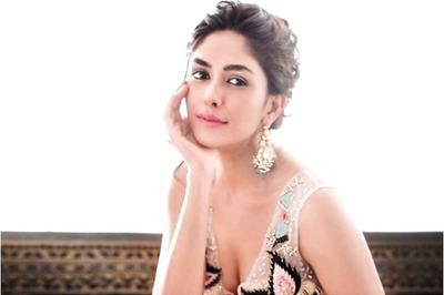 Mrunal Thakur To Turn Showstopper For Lakme Fashion Week Season-fluid Edition Finale