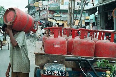Oil Ministry may propose hike in LPG price by Rs 250 per cylinder