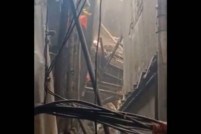 5 Feared Trapped After Multi-storey Building Collapses in Mumbai's Bandra