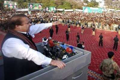 Pak allows 'long march', asks Sharif to behave