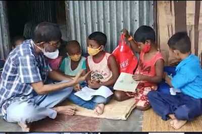 West Bengal Teachers' Body Holds Classes For Students In Kolkata