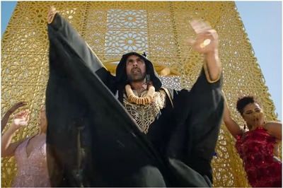 Laxmii Movie Review: This Akshay Kumar Film Misses the Target By a Mile