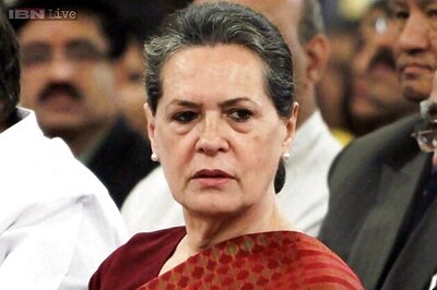 Sonia Gandhi demands compensation for farmers hit by unseasonal rains
