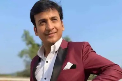 Marathi Actor Sankarshan Karhade Misses His Parents, Hometown on Dussehra