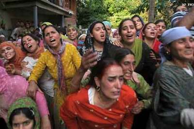 As tensions mount, curfew imposed in Srinagar