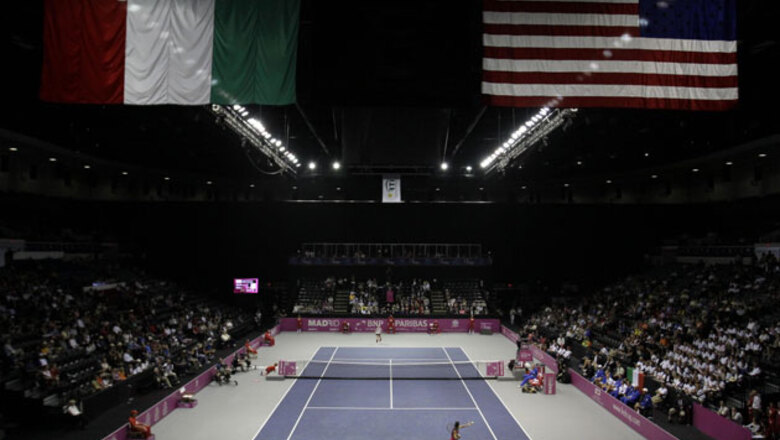 Italy take 2-0 lead over US in Fed Cup final