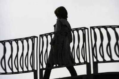 Women still facing glass ceiling in 2010 - study