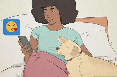 10 Flirty Texts to Tell Your Crush You'd Like to Kiss Them!