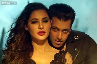 Watch: The latest track 'Yaar na miley' from 'Kick' features Salman Khan as the devil and Nargis Fakhri as the angel