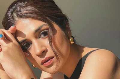 Shraddha Das' Cross-neck Bossy Look Is Elegance Redefined