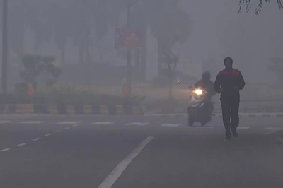 Delhi's Minimum Temp Settles at 8.5 Deg Celsius, AQI in 'Very Poor' Category