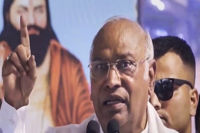 Unite and Overthrow 'Dictatorial' Govt to Save Democracy: Kharge to Cong Leaders
