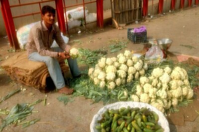 PM Modi's Clampdown on Black Money Leaves Ghazipur Mandi Deserted