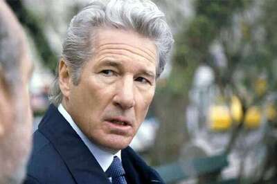 Richard Gere mistaken for a homeless man by a French tourist, offered leftover pizza