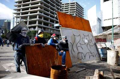 Venezuelans Stay Away From Polls to Protest Government Vote