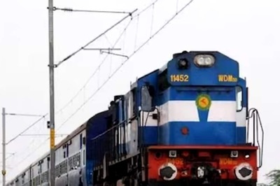 UP: 'Miscreants' Operate Fire Extinguisher In Coach; 12 Passengers Jump Out Of Train In Panic