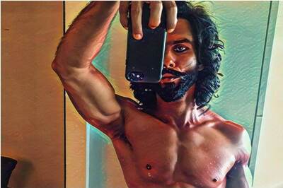Shahid Kapoor Sends Fans into Meltdown as He Flaunts 8 Pack Abs in New Rustic Looking Pic