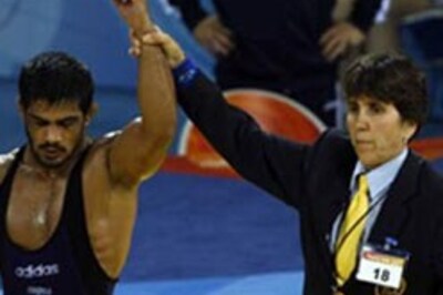 Fans crowd airport to welcome Olympic winners