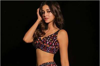 Video of Ananya Panday Grooving to Sara Ali Khan's Aankh Marey Wins Twitter, Watch Here