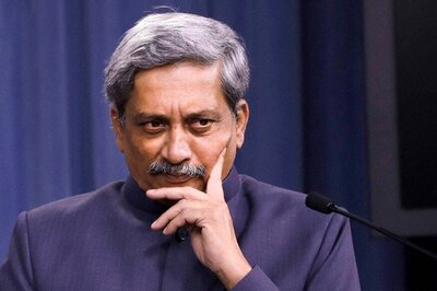 Ailing Manohar Parrikar Holds Meeting of Goa Govt Officers at His Residence