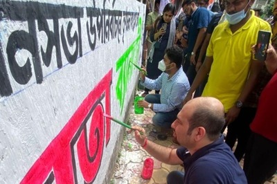 Students Bring 'Vote Pujo' Mood in Mamata's Constituency Bhawanipur Ahead of Bypoll