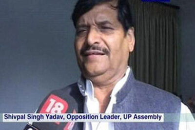 Samajwadi Party woos dissidents of BJP, other parties in its fold