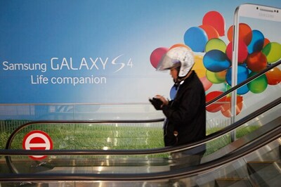 Samsung bites out more smartphone market share from Apple