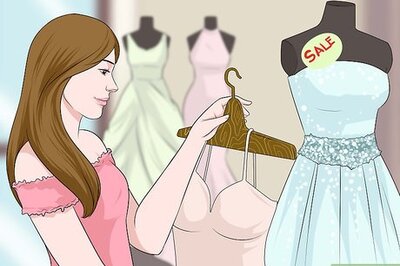 How to Buy a Wedding Dress