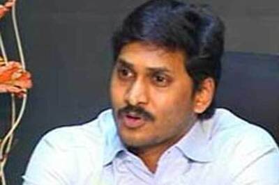 Jagan to launch stir from jail, mother Vijayamma calls off hunger strike