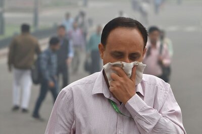 Delhi Govt Advises to 'Stay Indoors, Avoid Driving' as City Air Quality Goes Off the Charts