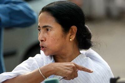 Mamata lambasts Centre for not maintaining NHs