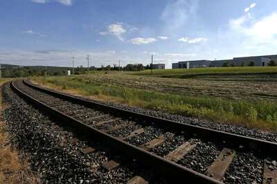 Upset with Husband for Not Attending Son's School Function, Guj Woman Jumps in Front of Train with 2 Kids