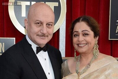 Anupam Kher wishes wife Kirron happy 28th anniversary