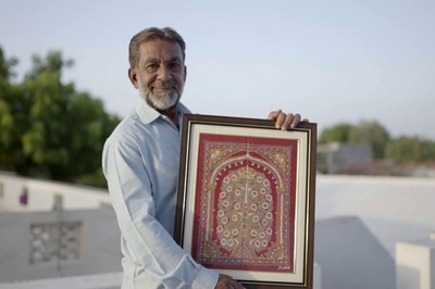 These Rogan Artists From Gujarat Are Keeping Alive A 400-Year-Old Art, Meet Them Only On HistoryTV18