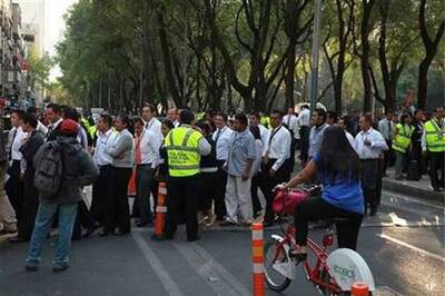 Strong tremor shakes buildings in Mexico City