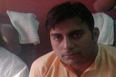 SP leader offers to donate his eye to the Moradabad DM