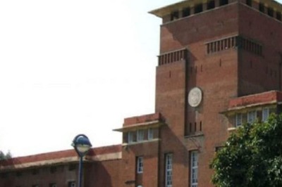 DU Teachers Urge VC to Resolve Salary, Pension 'crises'