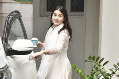 Sara Ali Khan Gets ANGRY After Paparazzi Take Her Videos at a Theatre: 'Abhi Band Karo'