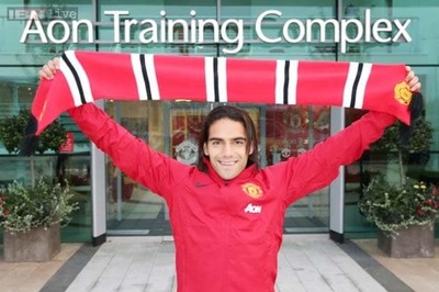 Falcao stays cool under Manchester United glare