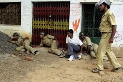 Maoists offer peace talks as troops enter Lalgarh