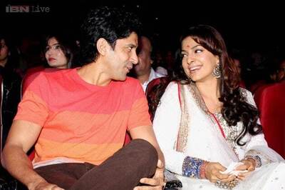Farhan Akhtar and Juhi Chawla honoured by Dadasaheb Phalke Academy